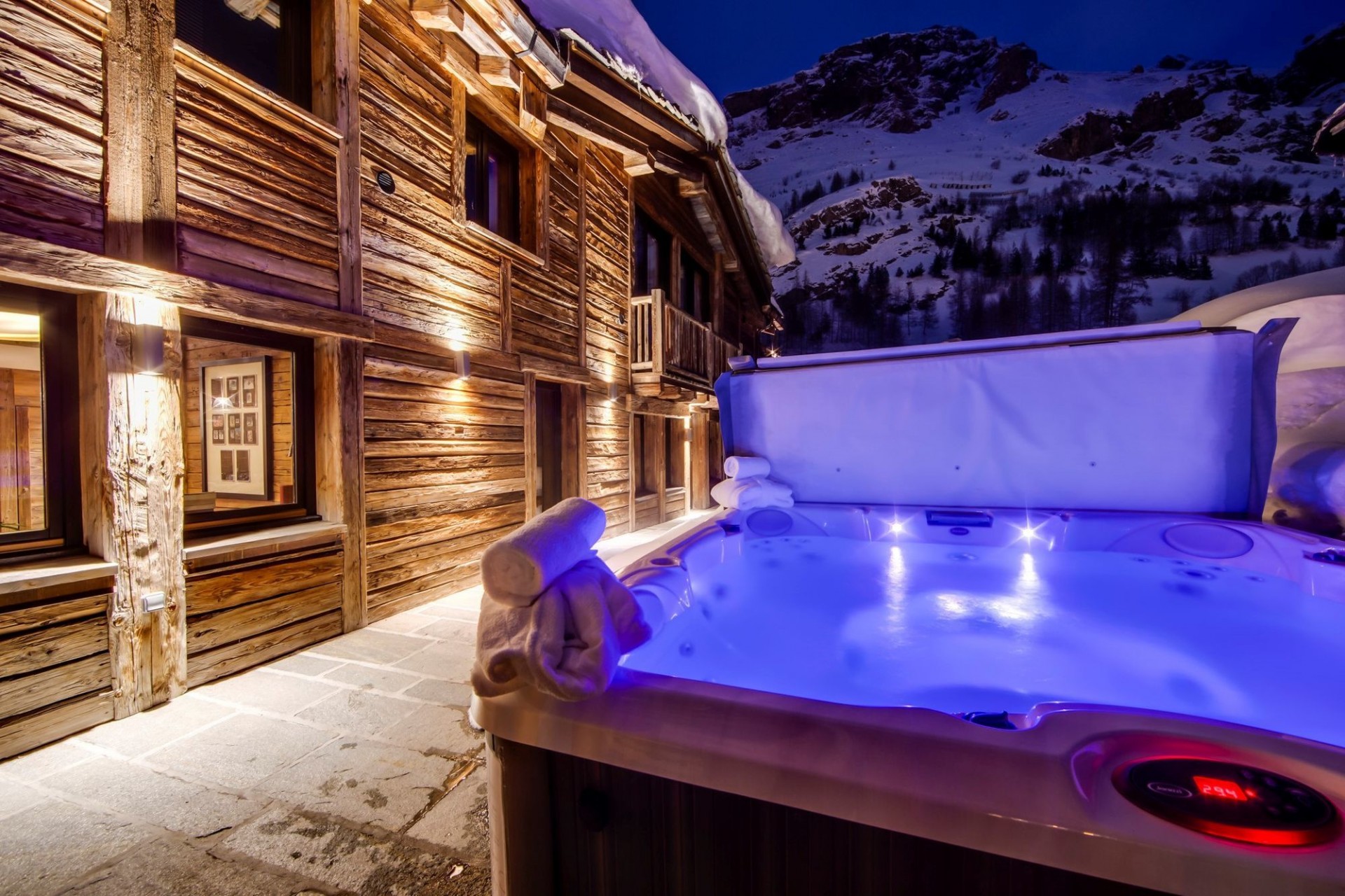 Val d’Isère Location Appartement Luxe Aramias Jacuzzi 2