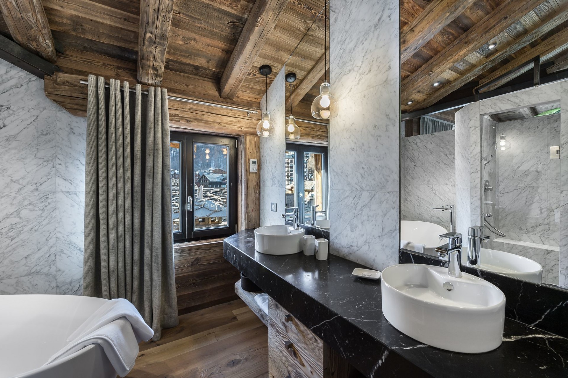 Val d’Isère Location Appartement Luxe Aramias Salle De Bain 3