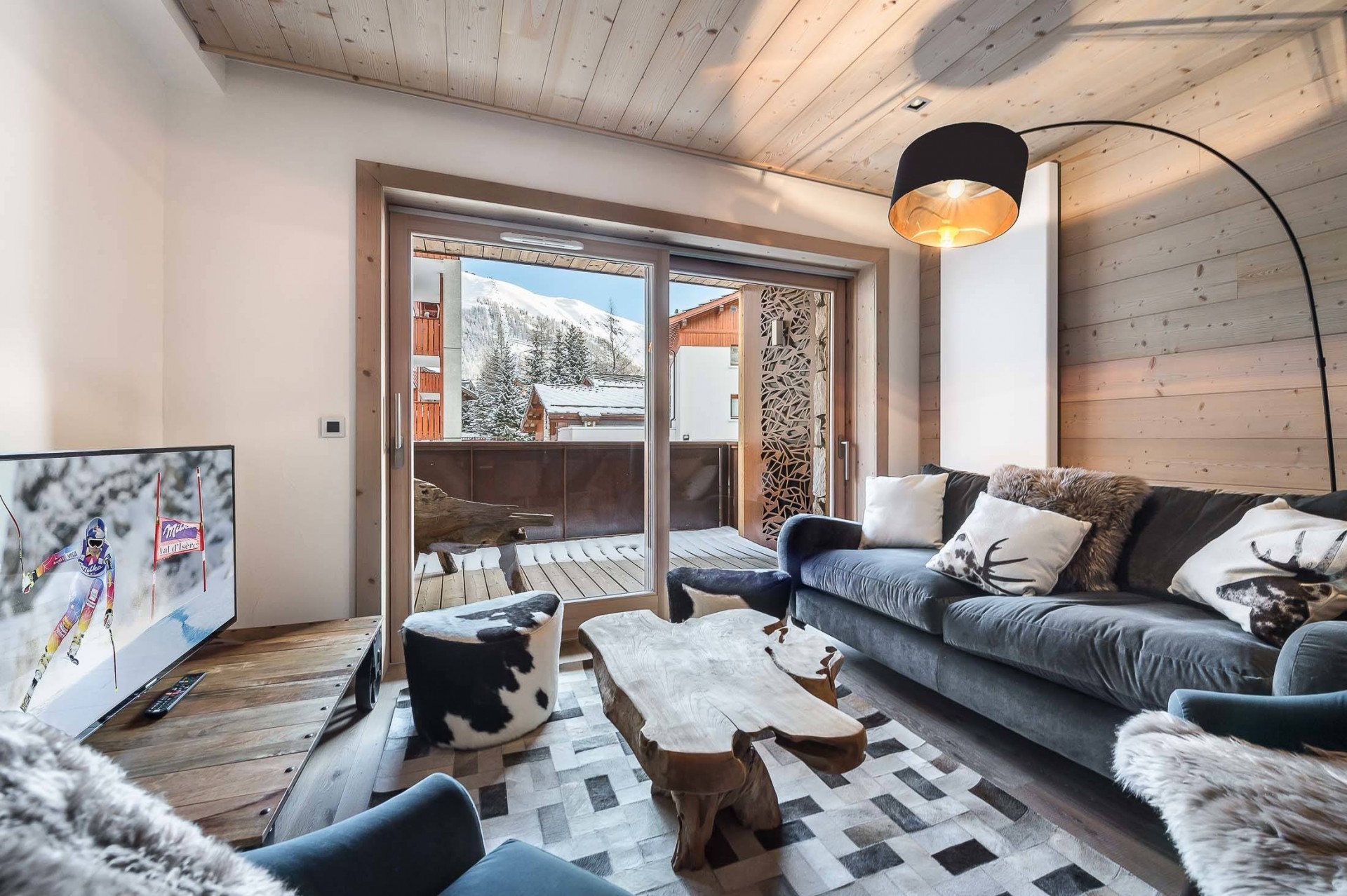 Val d’Isère Location Appartement Luxe Cybalo Séjour 