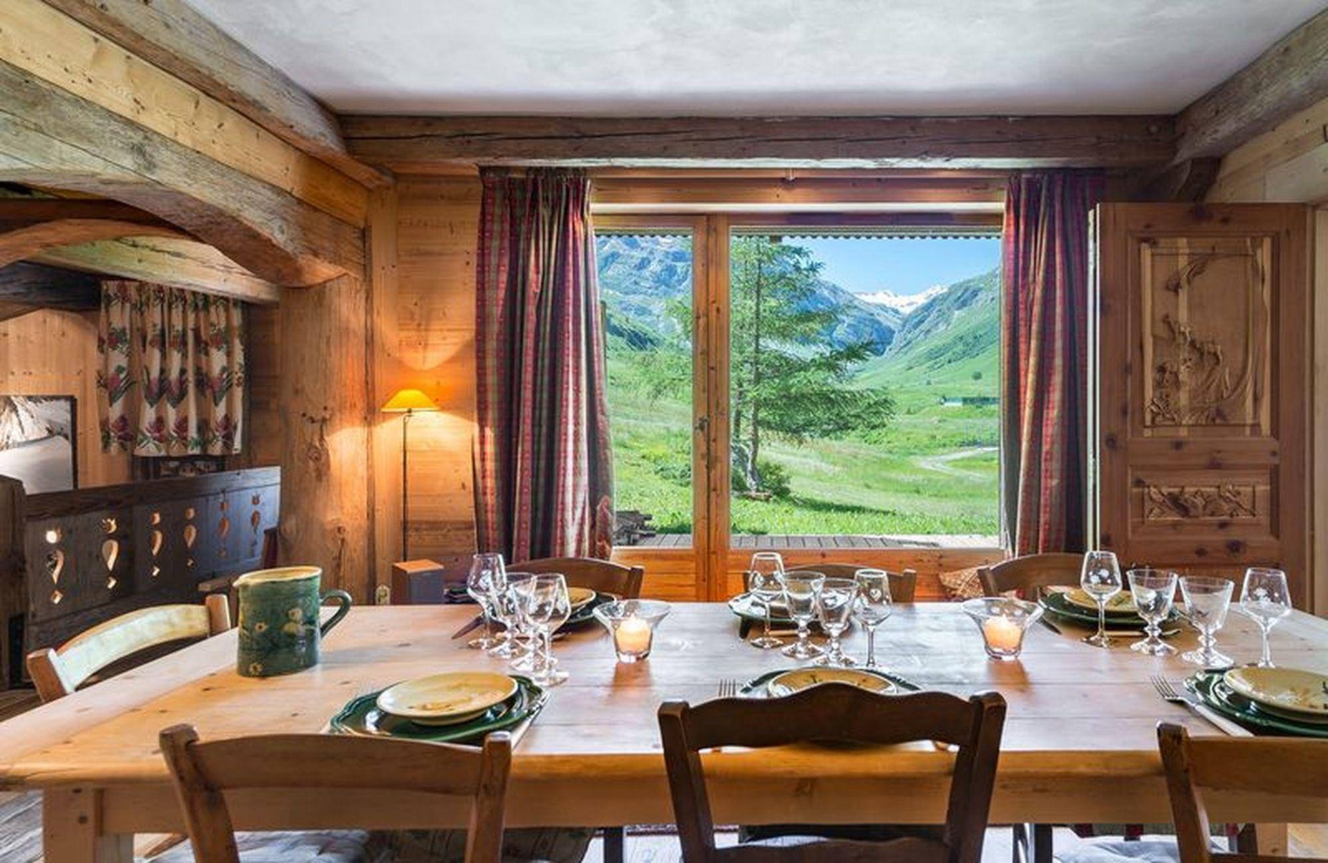 Val d’Isère Location Appartement Luxe Danay Salle A Manger