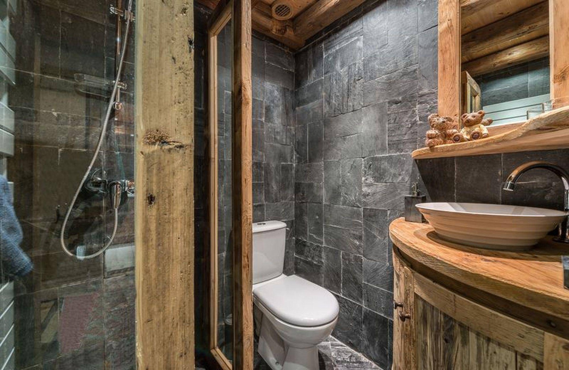 Val d’Isère Luxury Rental Appartment Danay Bathroom 2