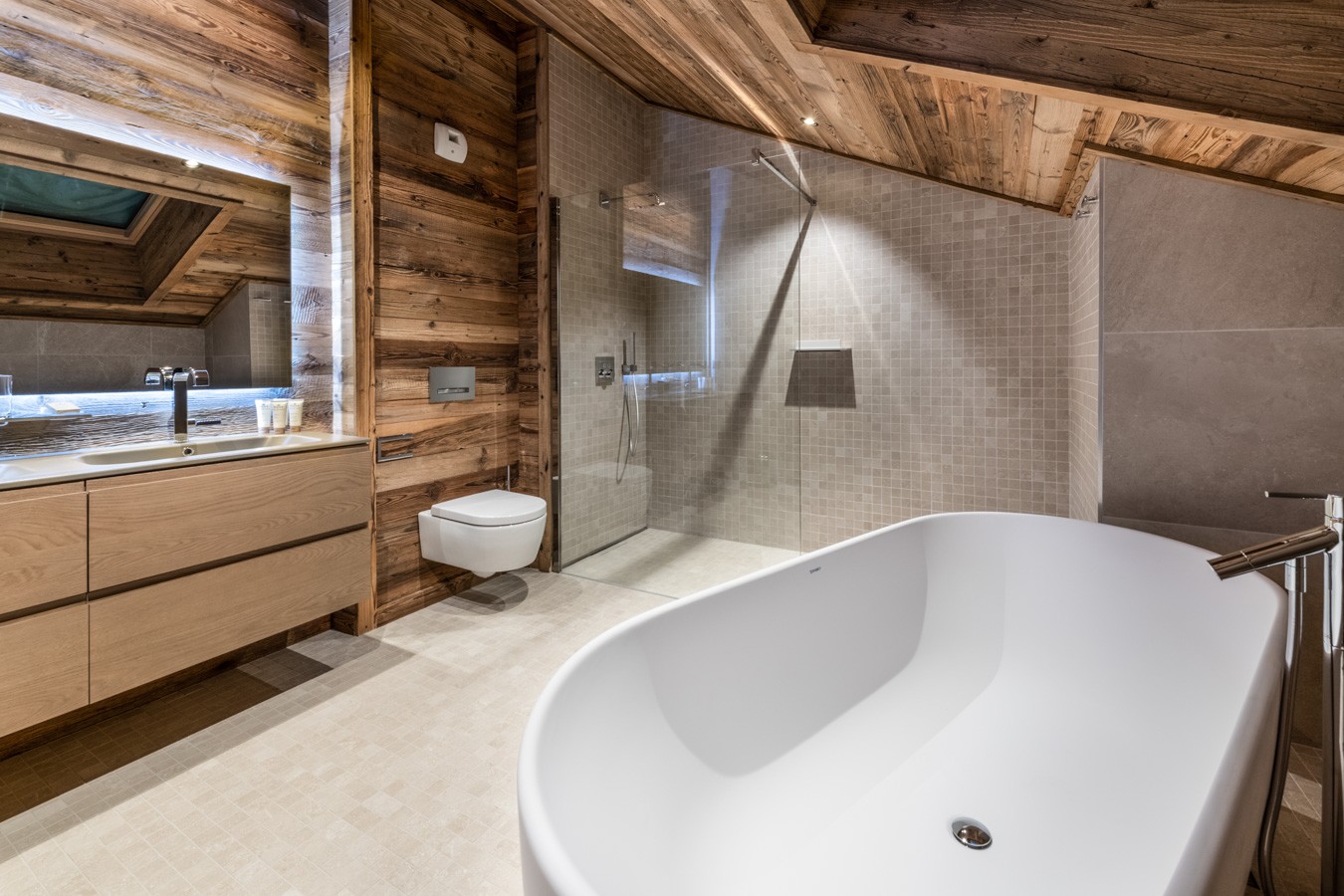 Val D'Isère Location Appartement Dans Résidence Luxe Tanikite Salle De Bain 4