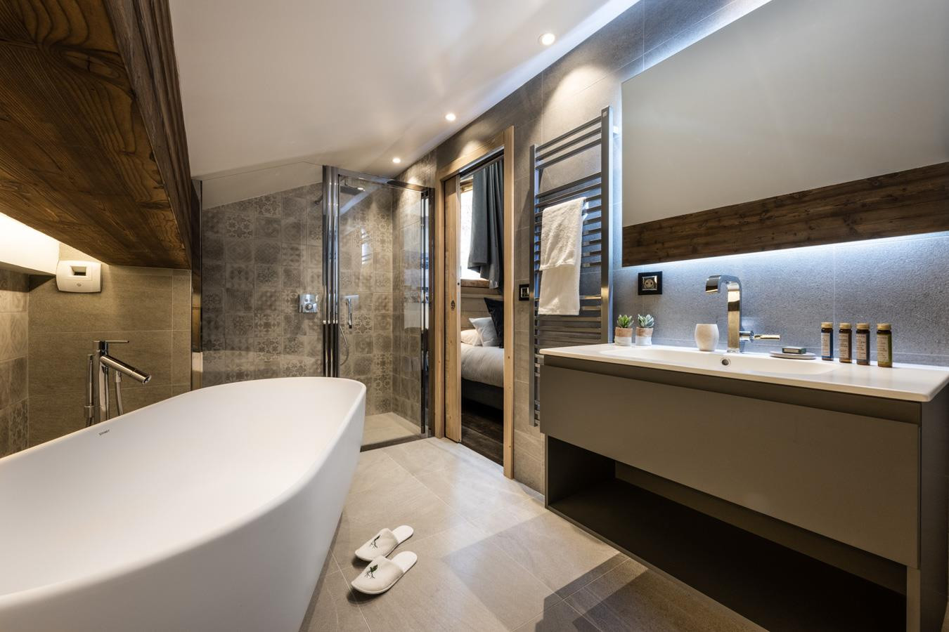 Val D Isère Location Appartement Luxe Tanakite Baignoire 