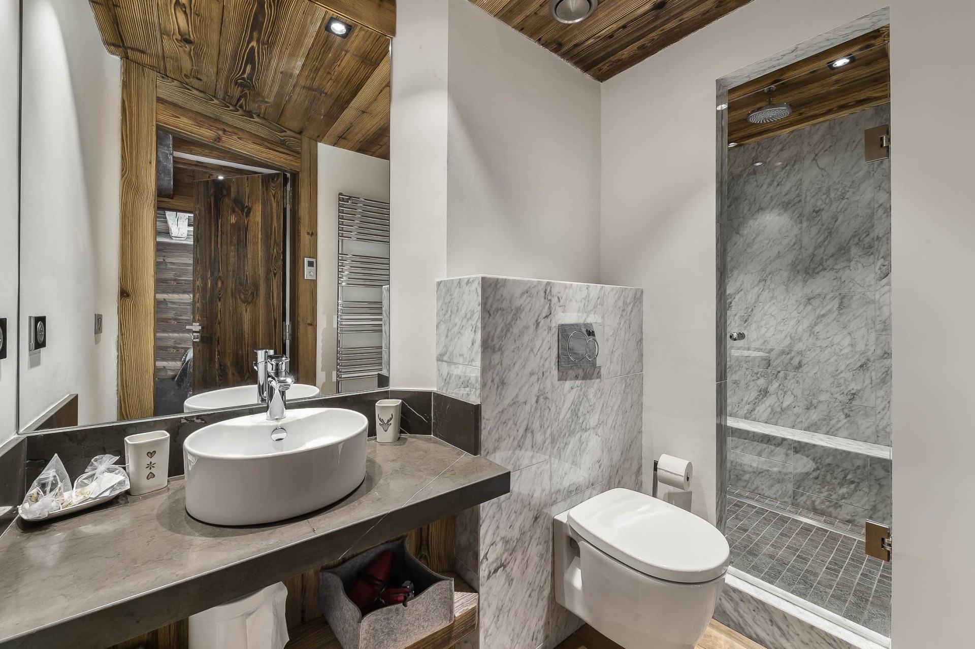 Val d’Isère Location Appartement Luxe Ucelite Salle De Bain 2