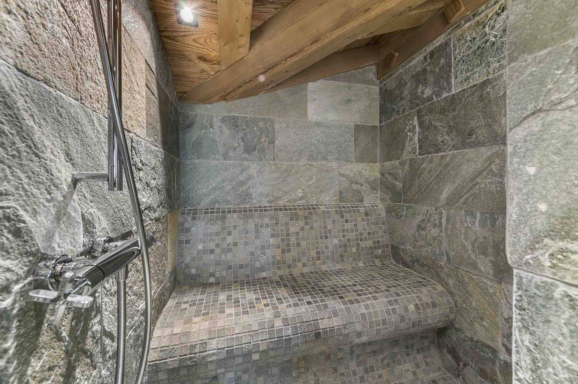 Val d’Isère Location Appartement Luxe Ulolite Hammam