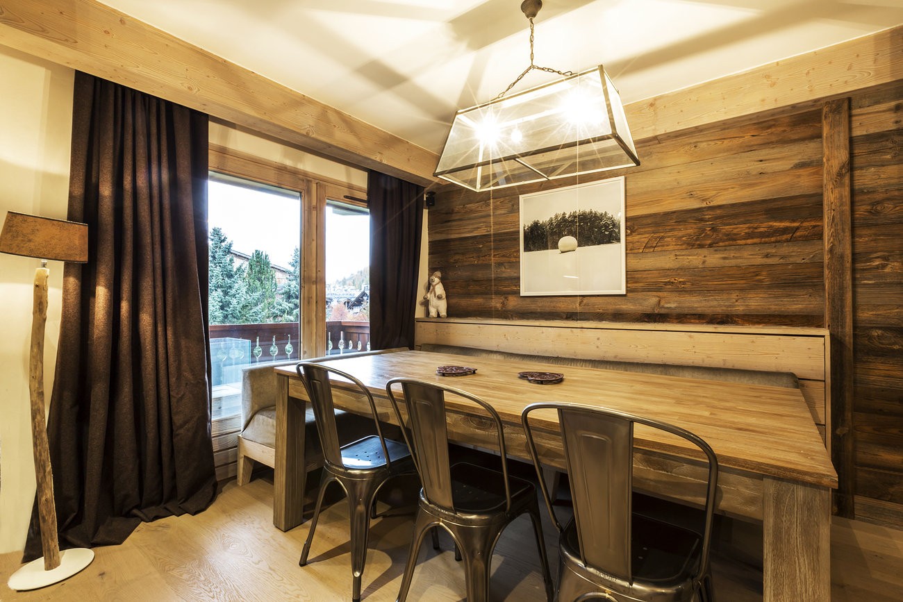 Val d’Isère Luxury Rental Apartment Vadakite Dining Area