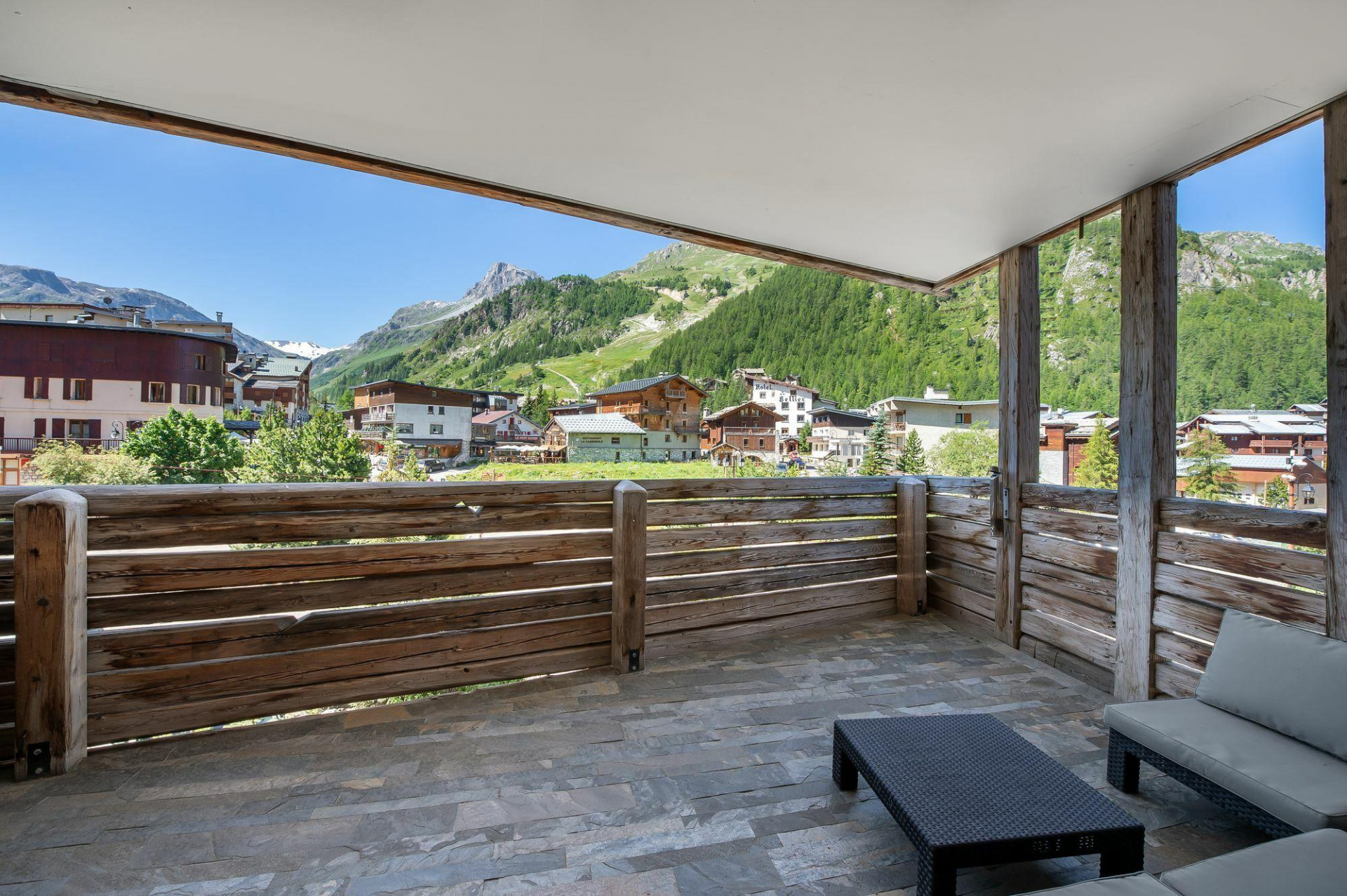 Val D'Isère Location Appartement Luxe Valdio Balcon