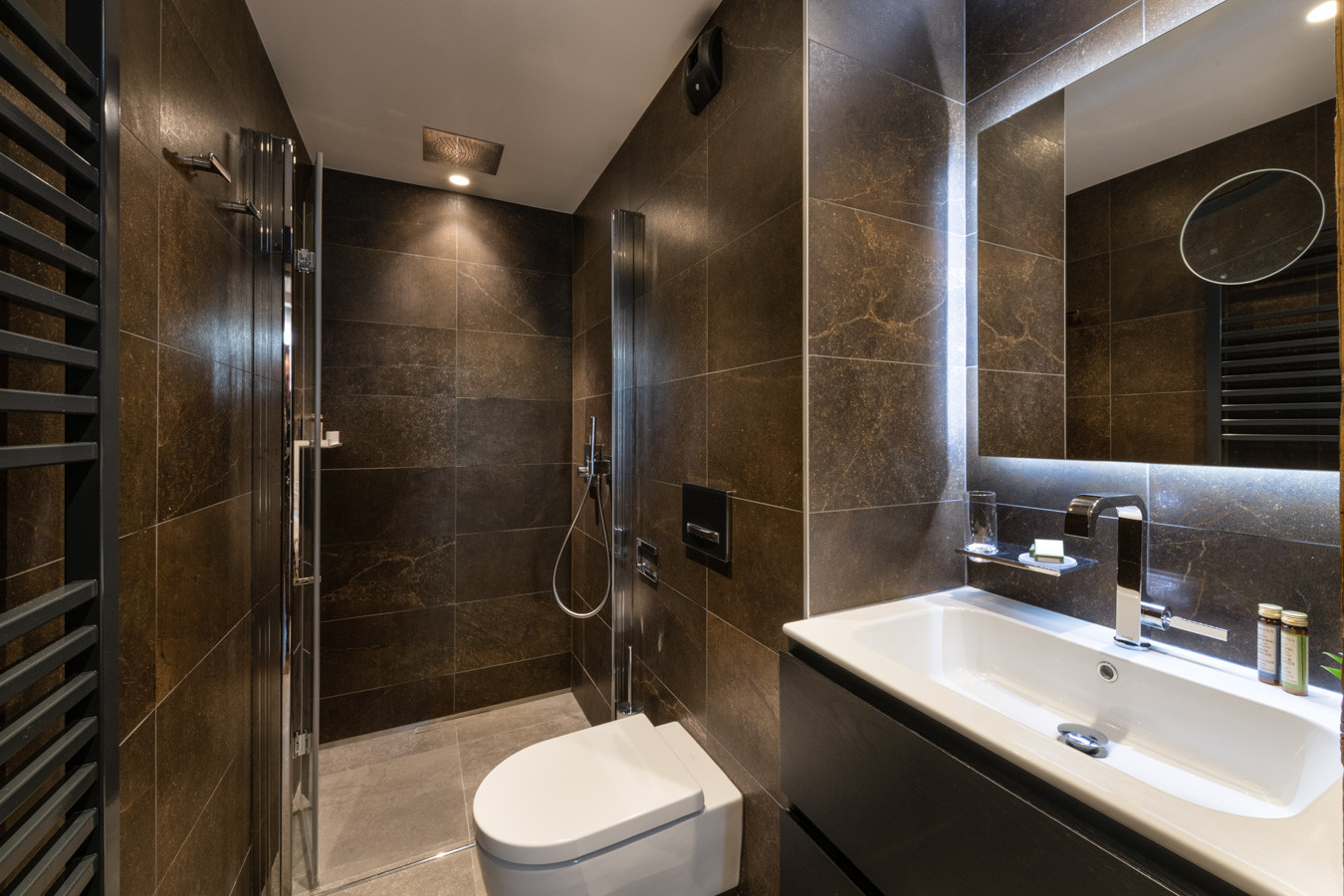 Val D'Isère Location Appartement Dans Résidence Luxe Valuge Salle De Bain 2