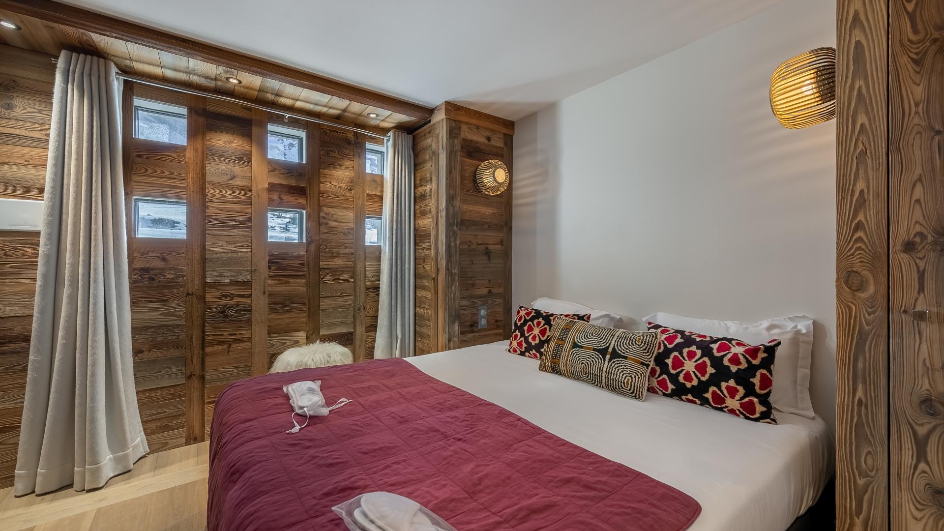 Val d’Isère Location Appartement Luxe Varmate Chambre1