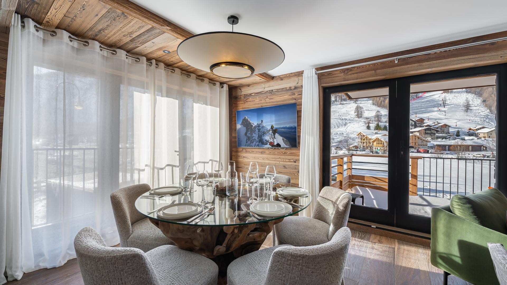 val-d-isere-location-appartement-luxe-varnite