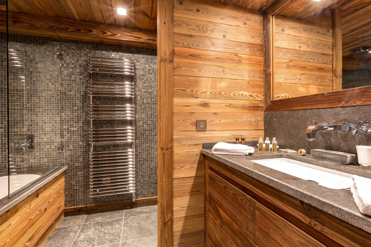 Val d’Isère Luxury Rental Appartment Vatolis Bathroom