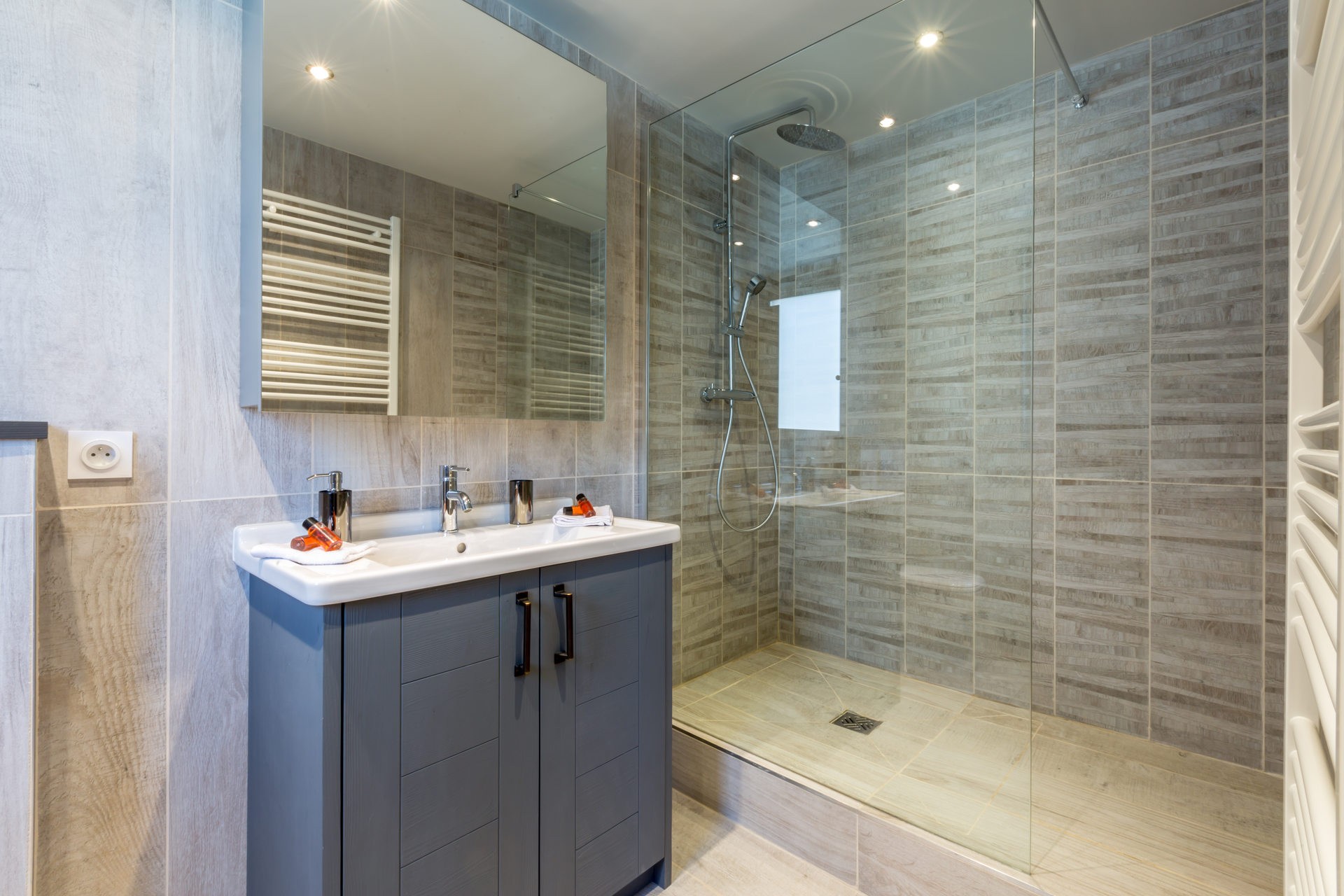 Val d’Isère Luxury Rental Apartment Vaxite Bathroom