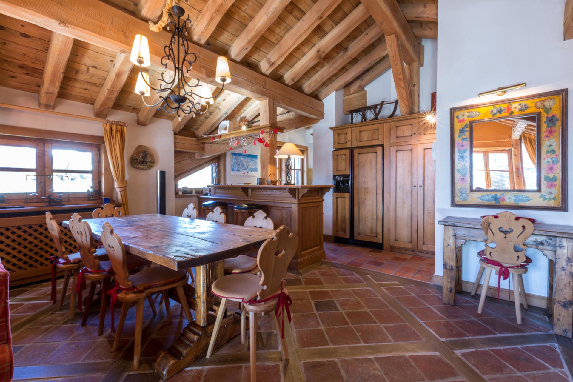 Val d’Isère Luxury Rental Apartment Violane Dining Area