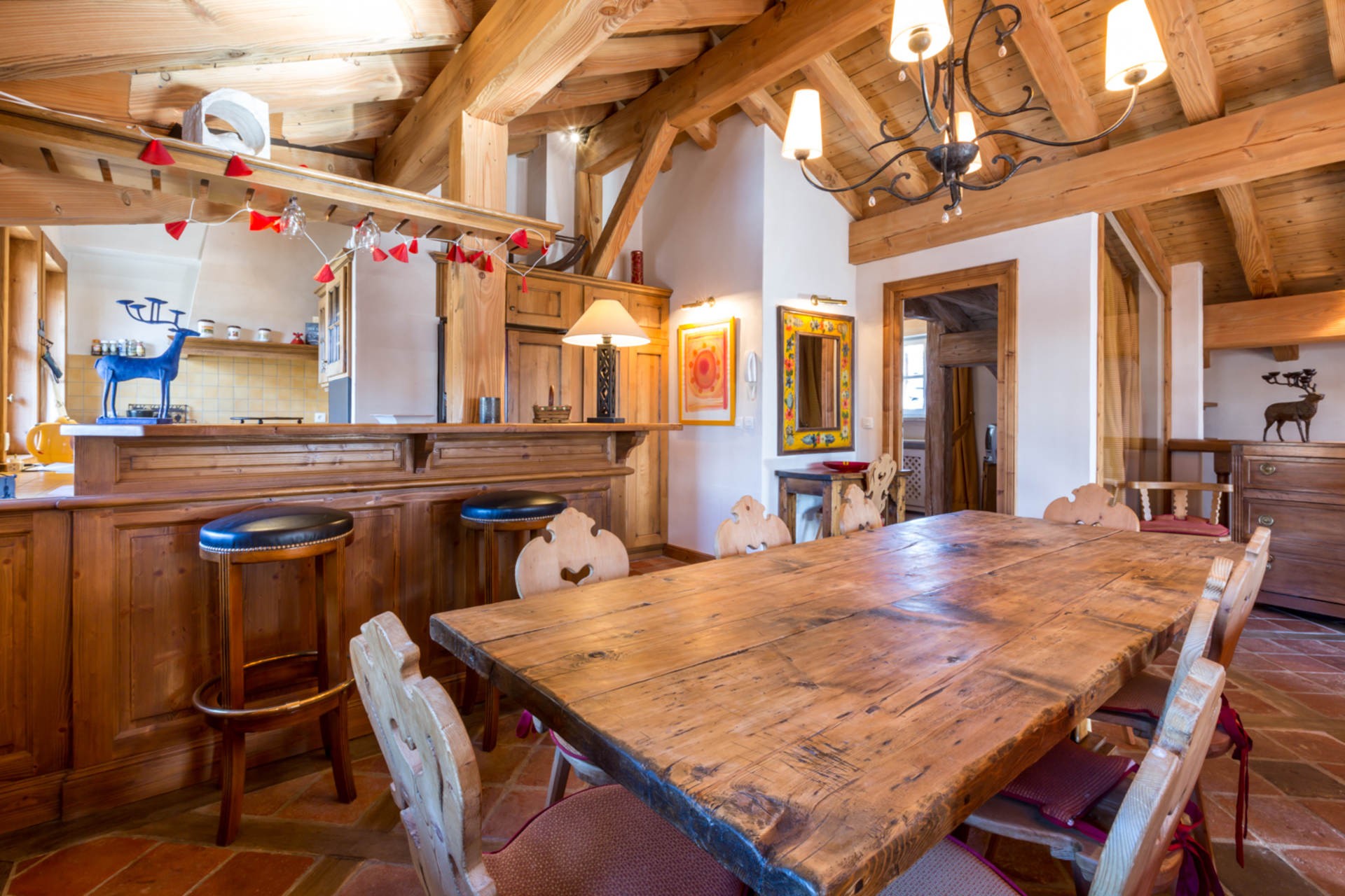 Val d’Isère Luxury Rental Apartment Violane Dining Area 2