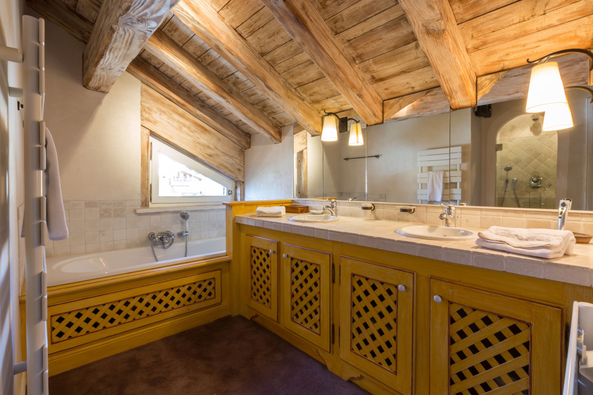 Val d’Isère Luxury Rental Apartment Violane Bathroom 2