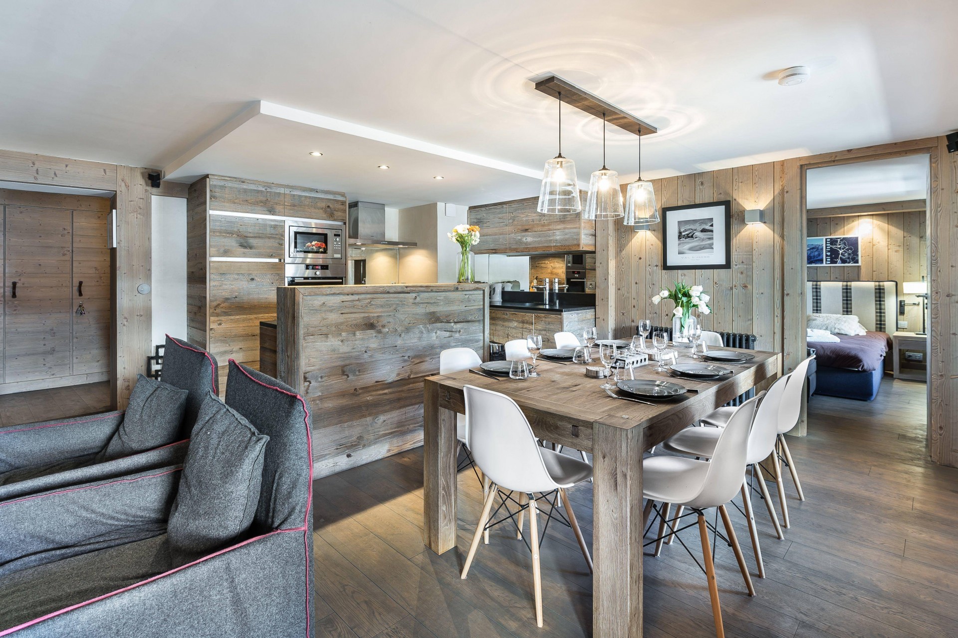 Val d’Isère Luxury Rental Appartment Viteli Dining Area