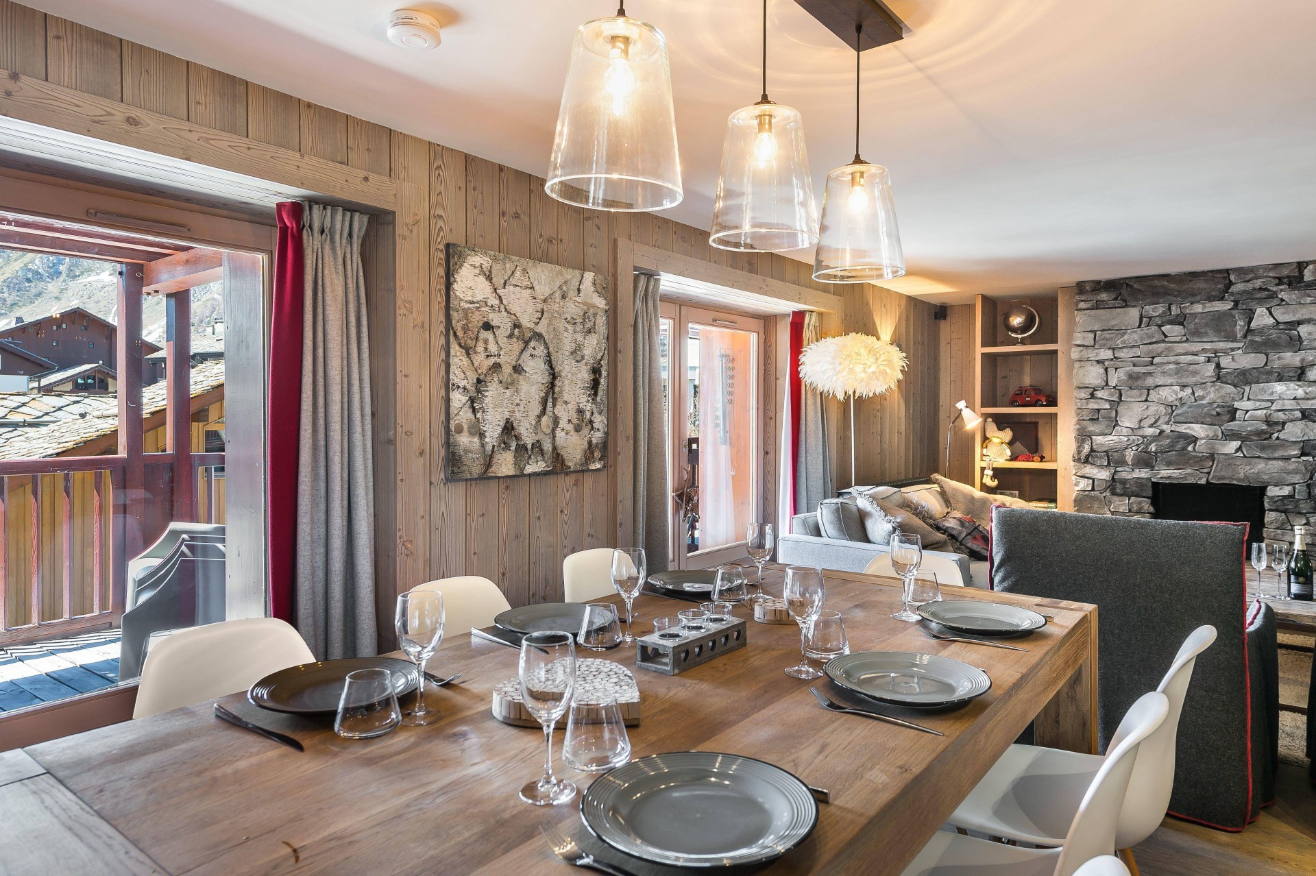 Val d’Isère Luxury Rental Appartment Viteli Dining Area 3
