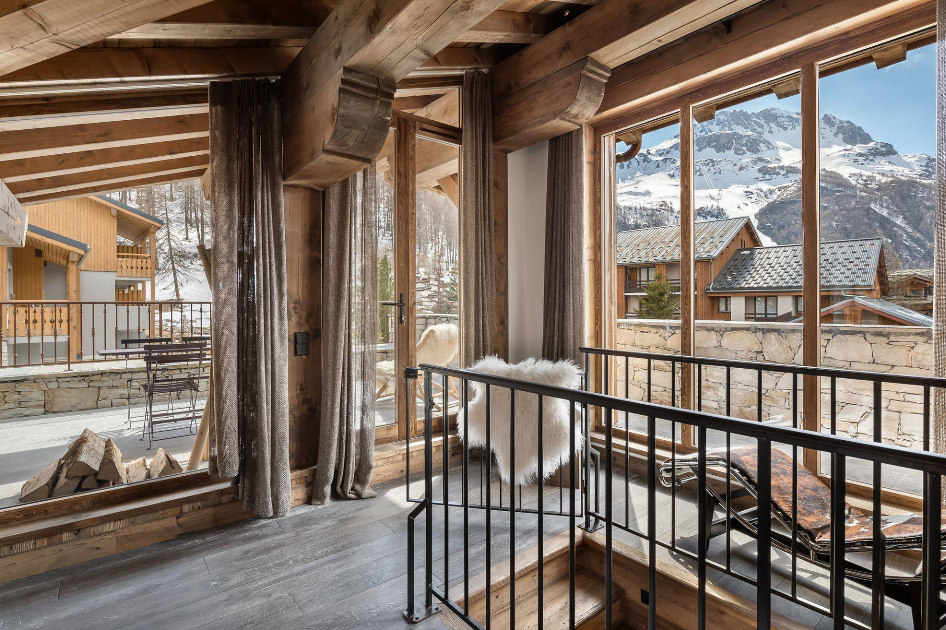 Val D'Isère Location Appartement Luxe Vizila Baie Vitrée