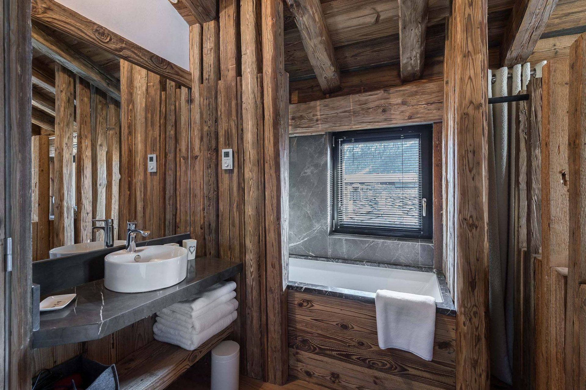 Val D'Isère Location Appartement Luxe Vonatouse Baignoire 