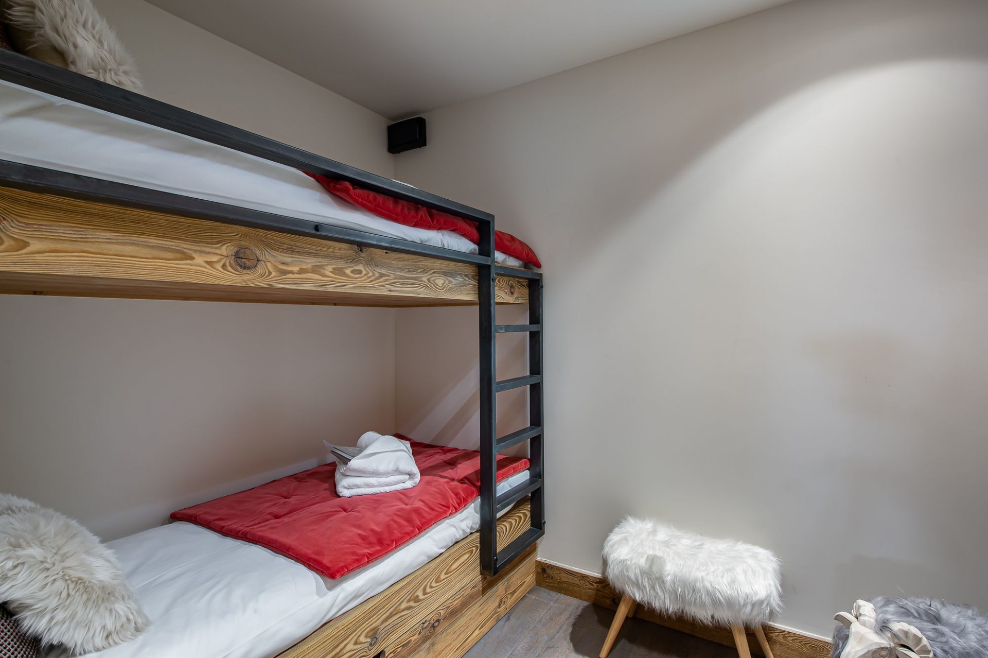 Val D’Isère Luxury Rental Chalet Amazonite Bedroom 5