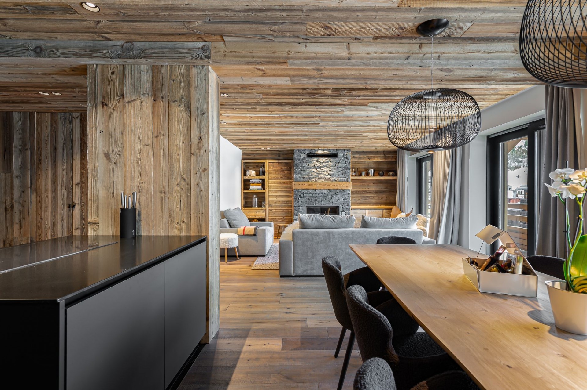 Val D’Isère Luxury Rental Chalet Amazonite Dining Room