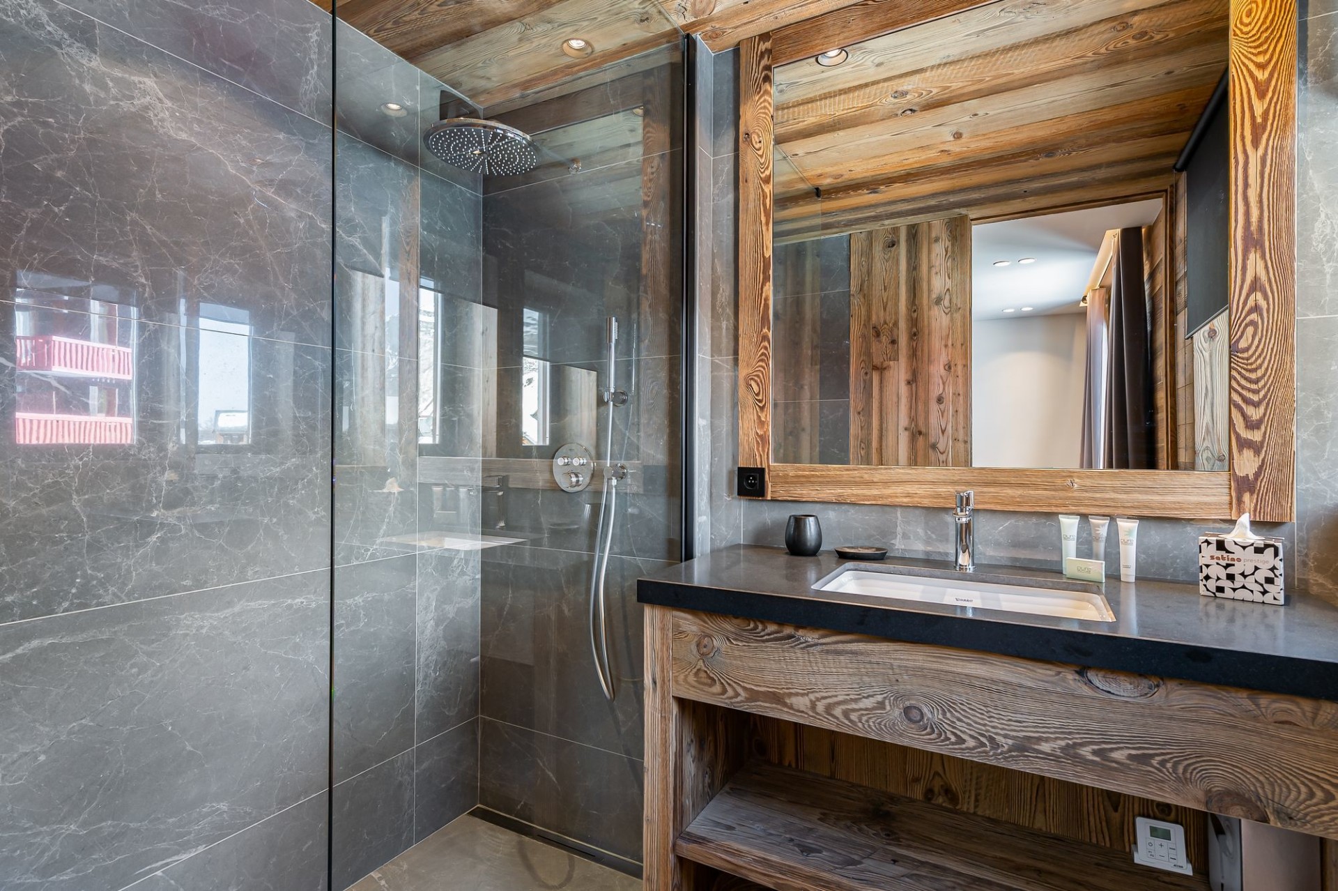 Val D’Isère Luxury Rental Chalet Amazonite Shower Room