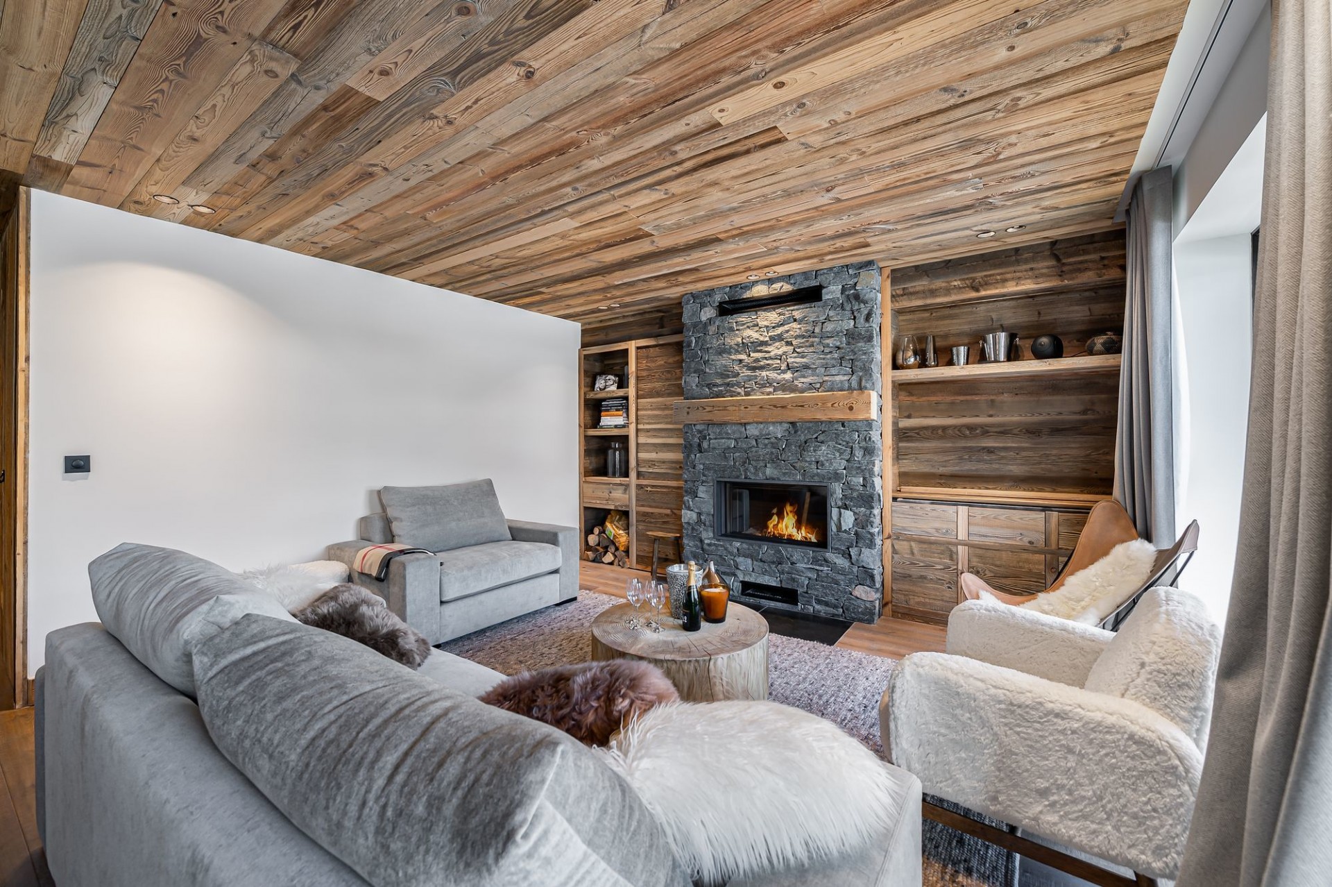 Val D’Isère Luxury Rental Chalet Amazonite Living Room