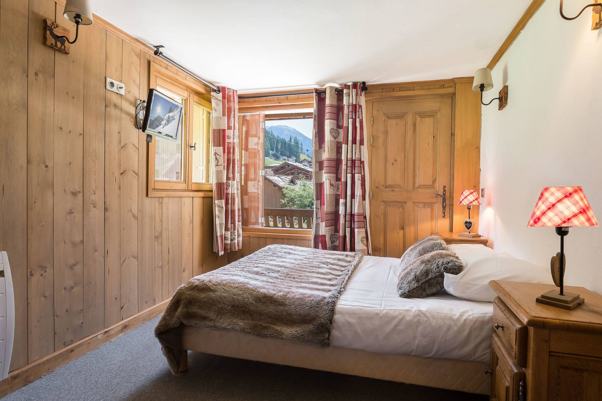Val d’Isère Luxury Rental Chalet Jaden Bedroom
