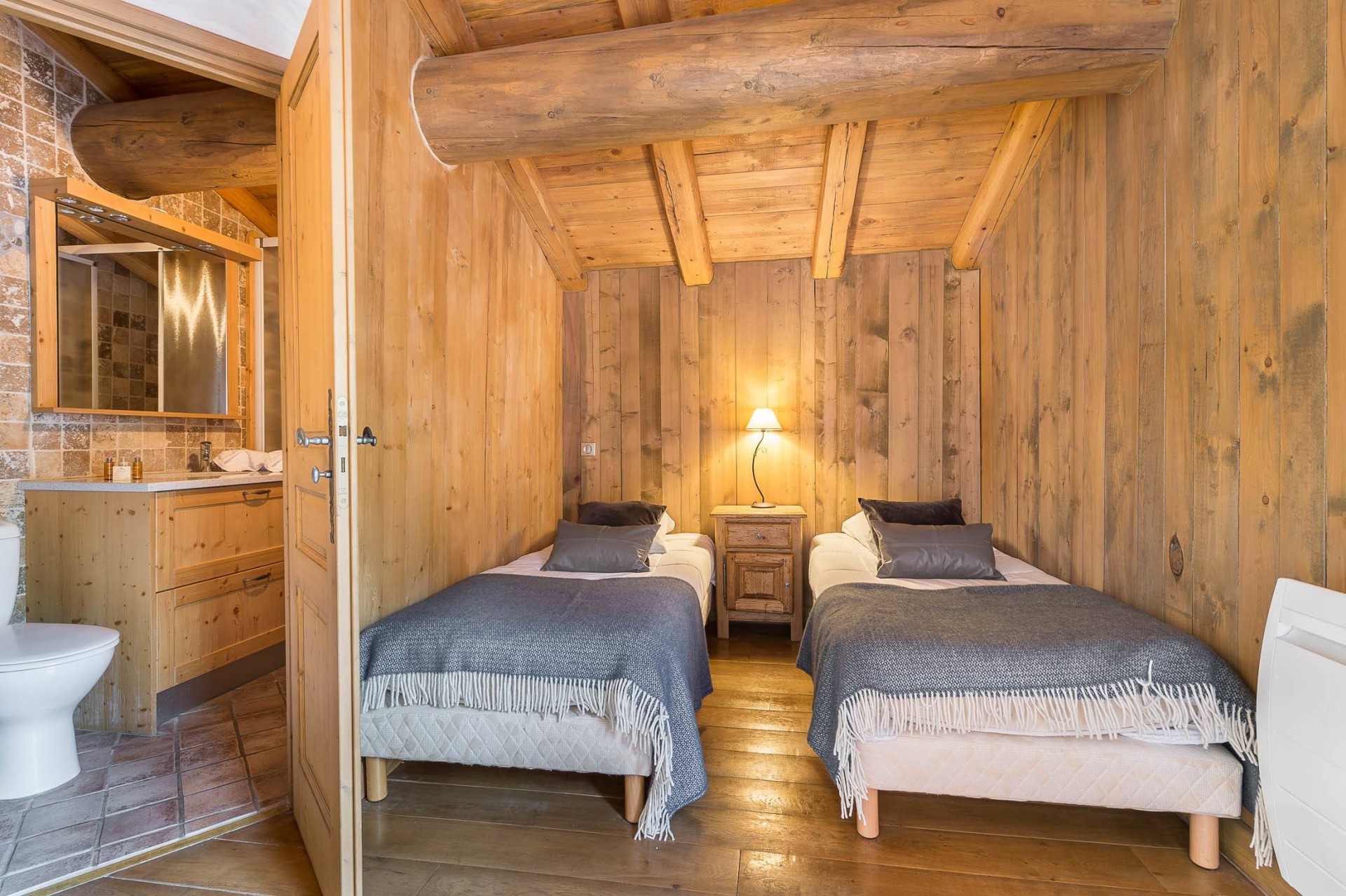 Val d’Isère Luxury Rental Chalet Jaden Bedroom 5