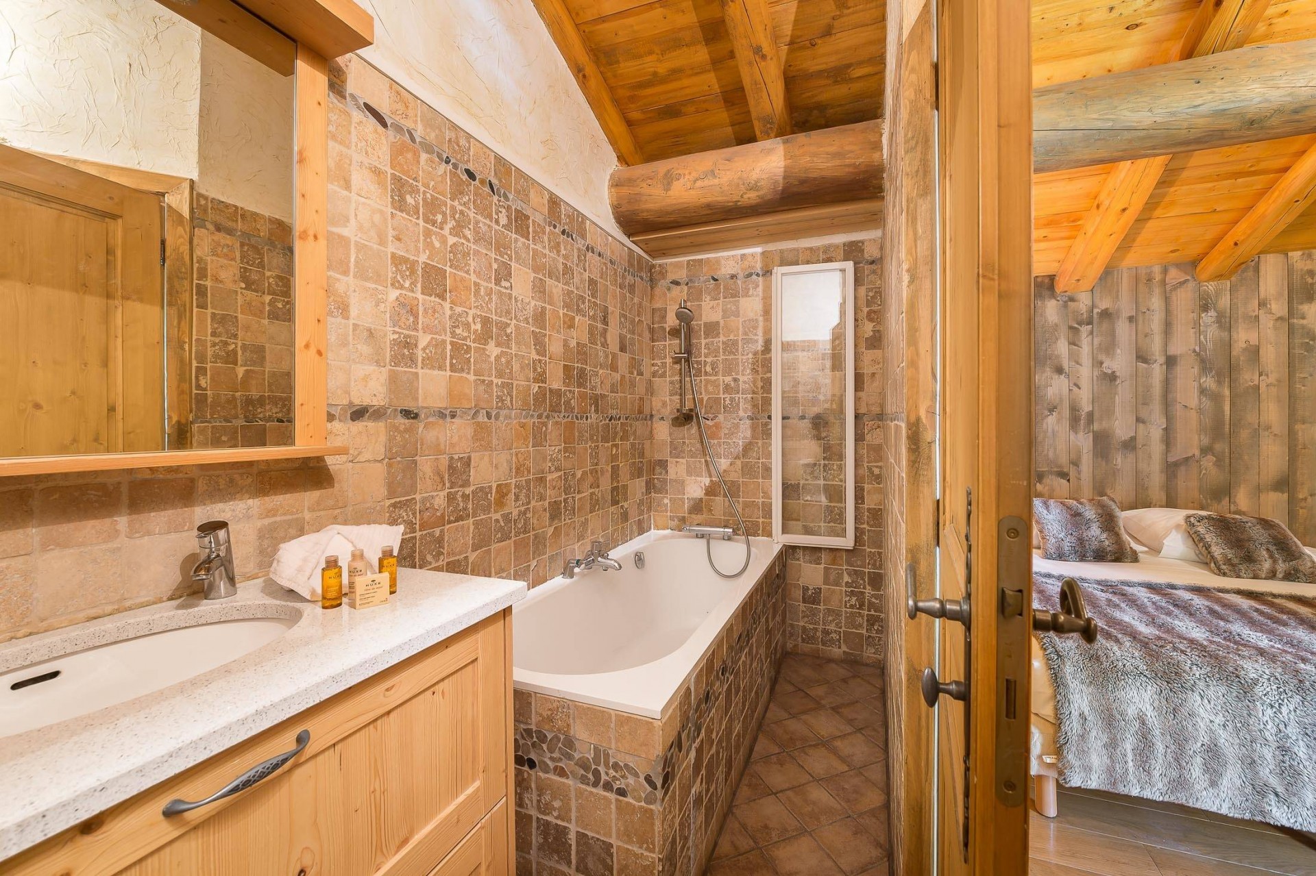 Val d’Isère Luxury Rental Chalet Jaden Bathroom 3
