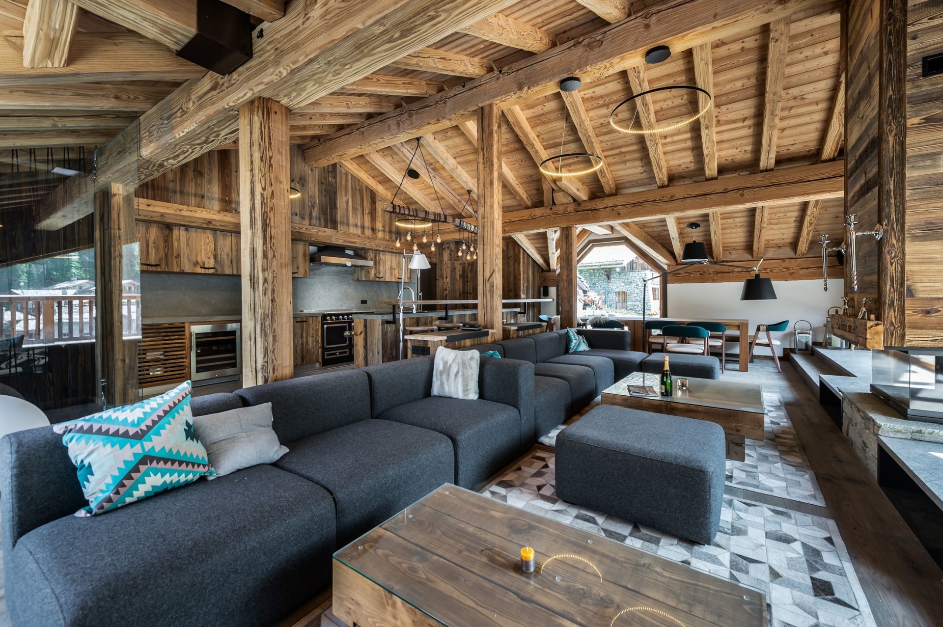 Val d’Isère Location Chalet Luxe Tellanche Living Area
