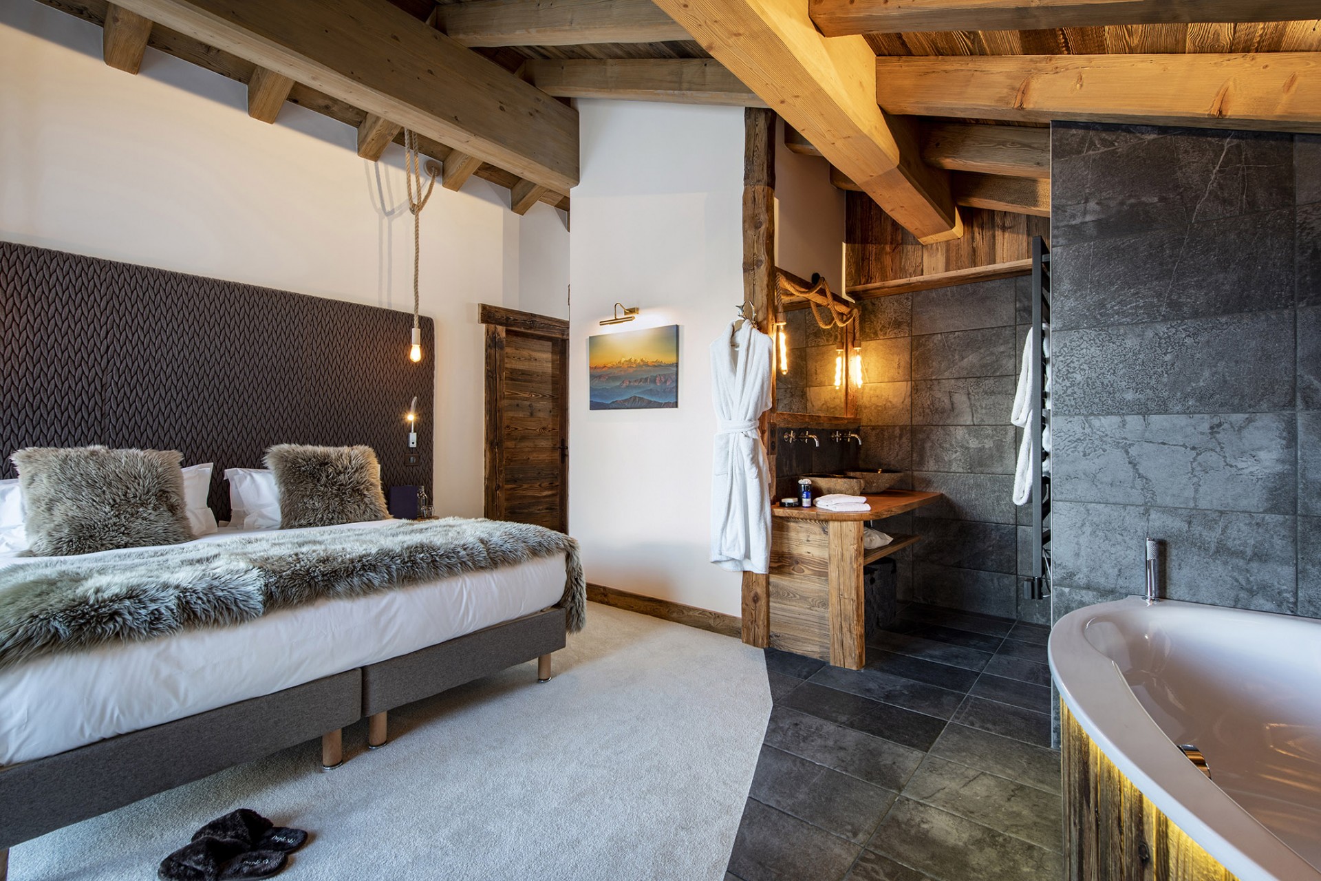 Val D’Isère Luxury Rental Chalet Umbate Ensuite Bedroom 2