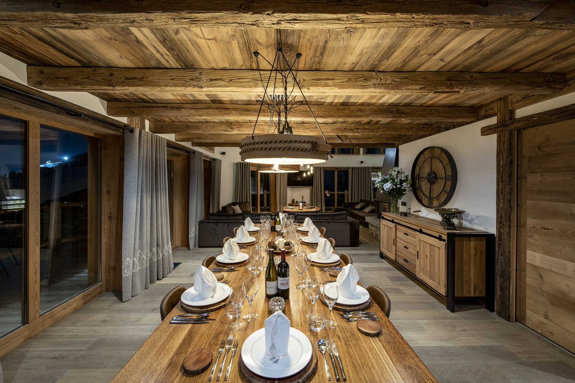 Val D’Isère Luxury Rental Chalet Umbate Dining Room 2