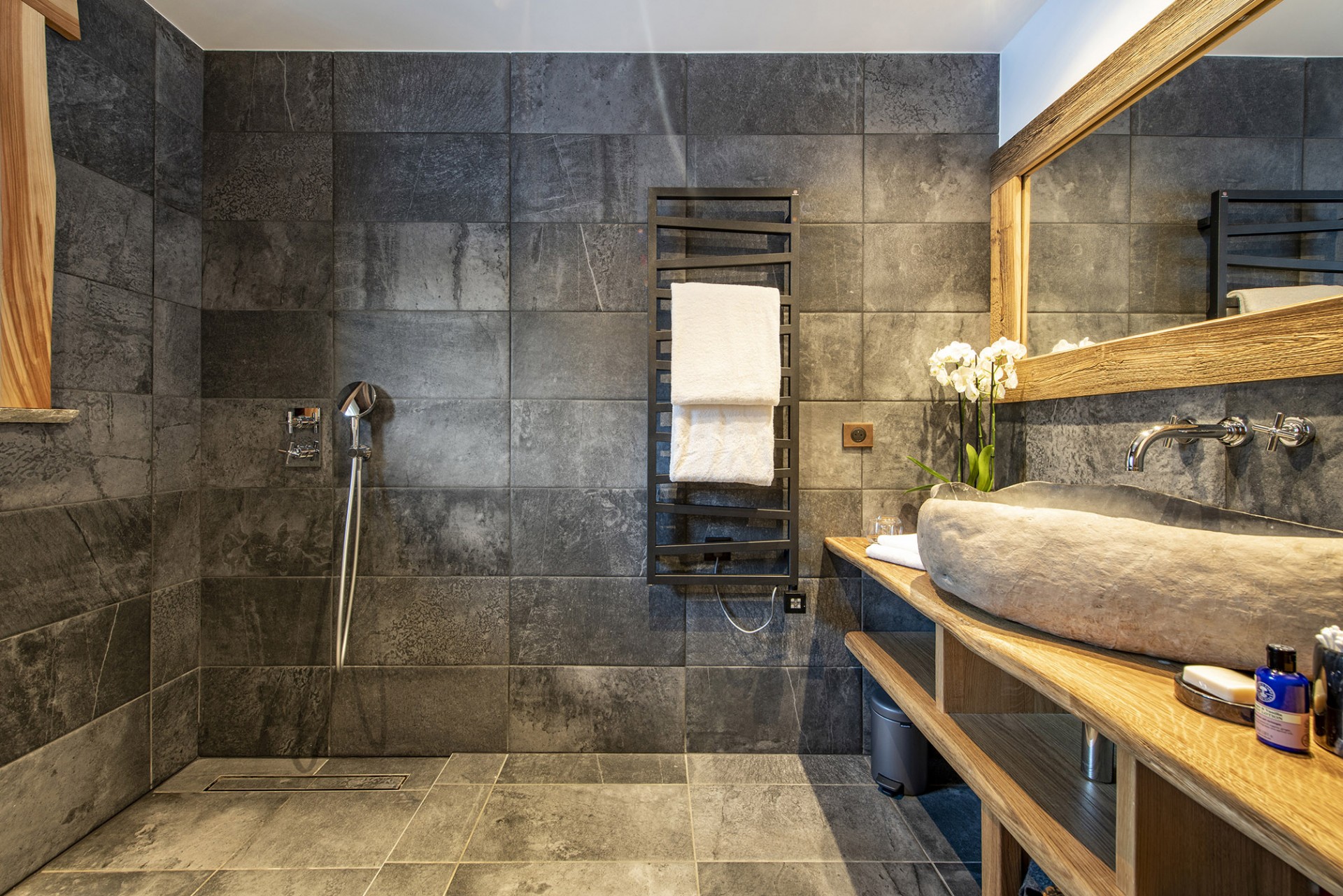 Val D’Isère Luxury Rental Chalet Umbate Shower Room