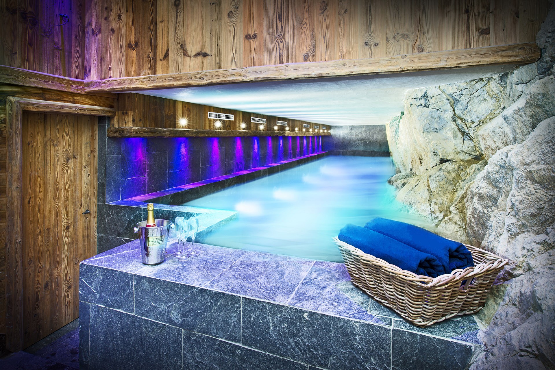 Val D’Isère Location Chalet Luxe Umbite Piscine