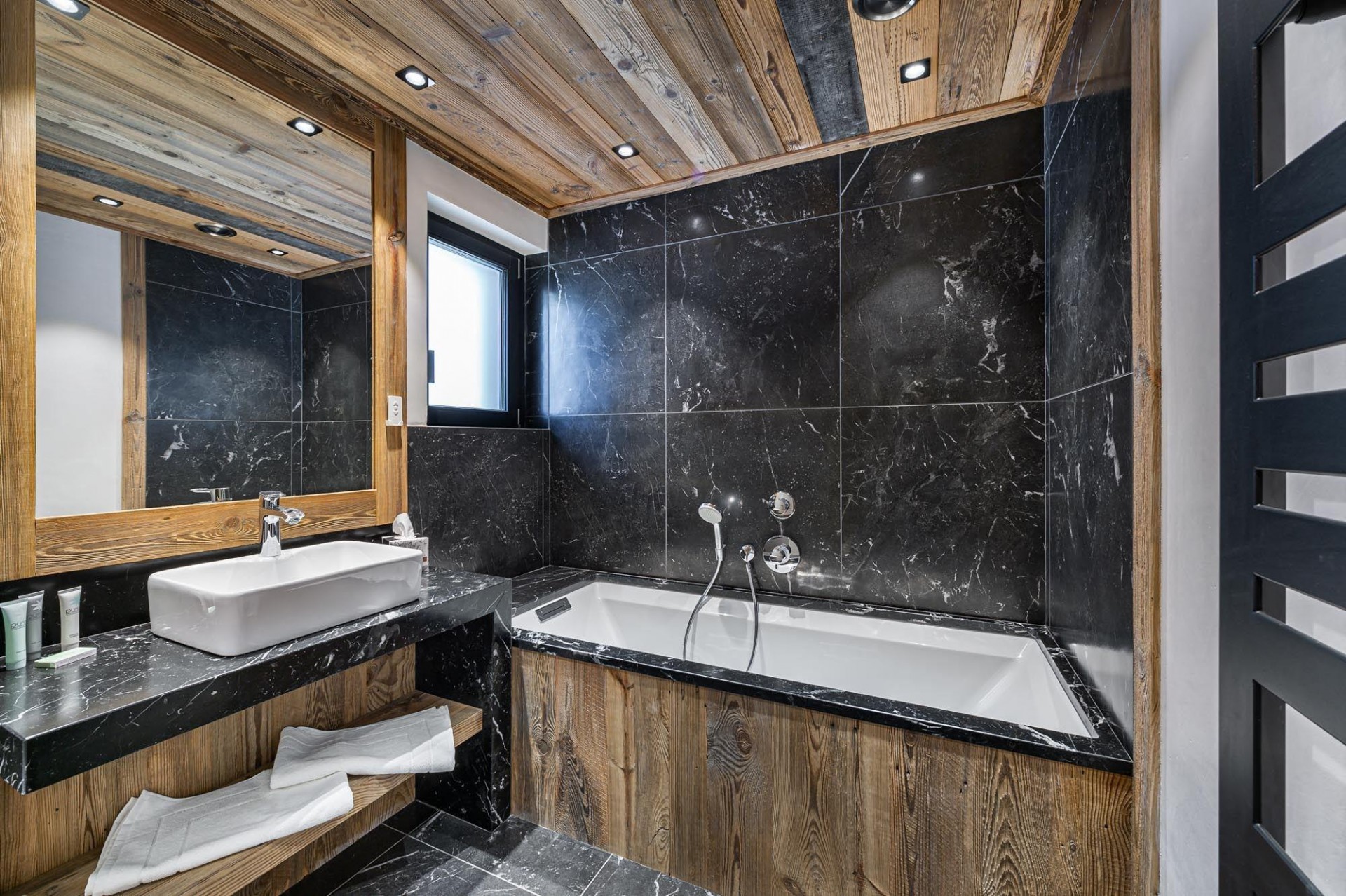 Val D'Isère Location Chalet Luxe Valus Salle De Bain 3