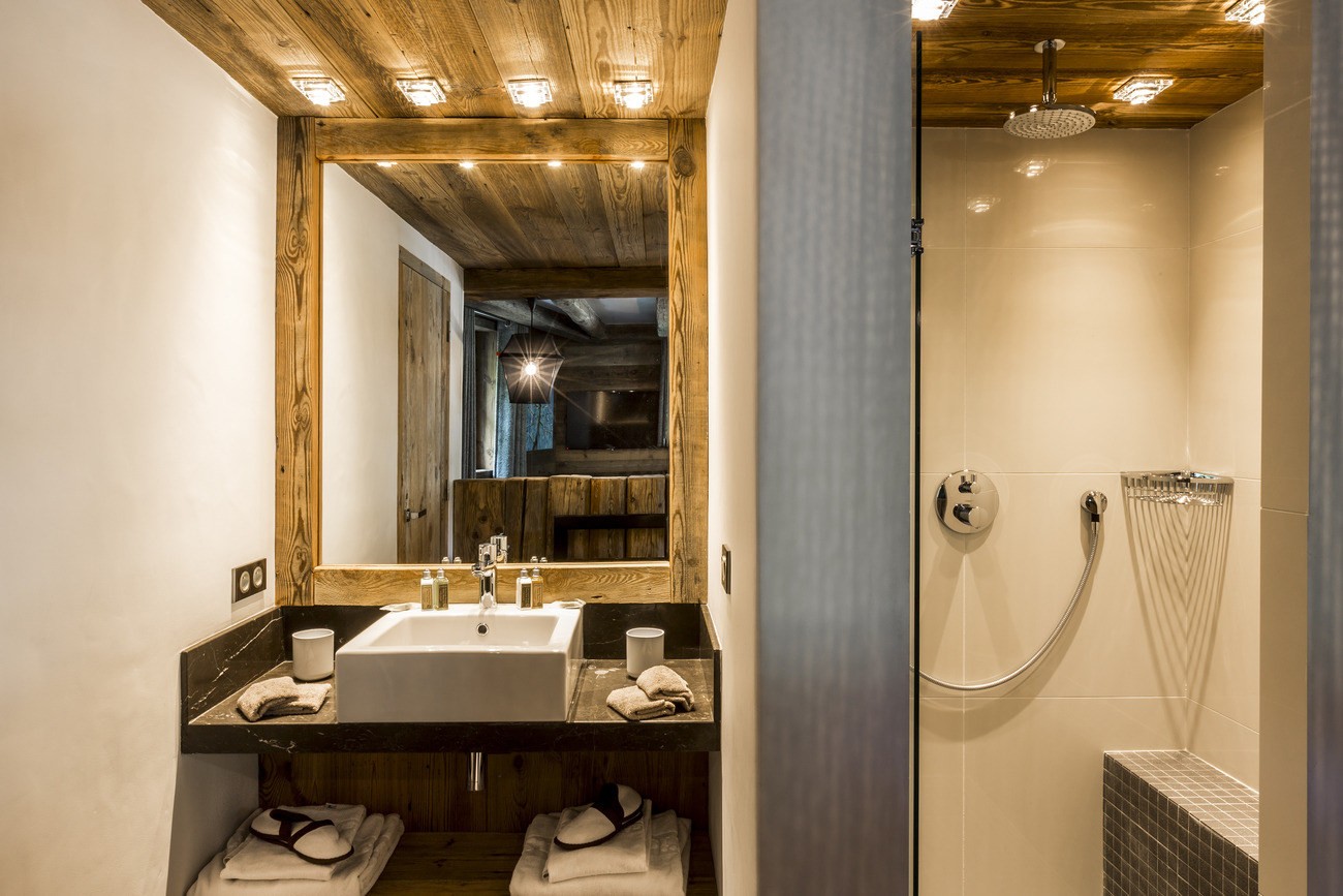Val d’Isère Luxury Rental Chalet Vasel Bathroom