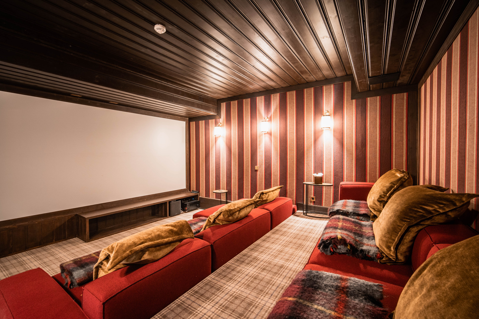 Val D'Isère Location Chalet Luxe Venturini Salle De Cinéma