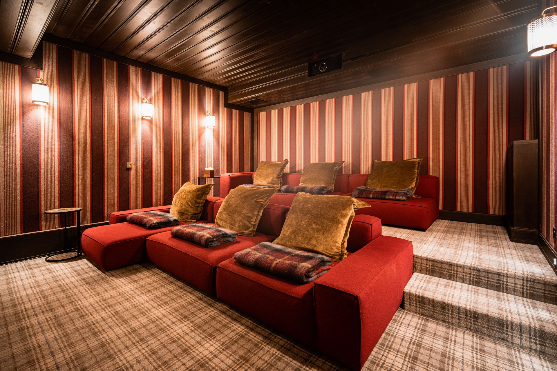 Val D'Isère Location Chalet Luxe Venturini Salle De Cinéma