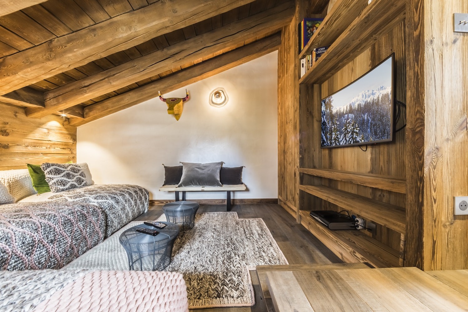 Val d'Isère Location Chalet Luxe Volga Coin TV