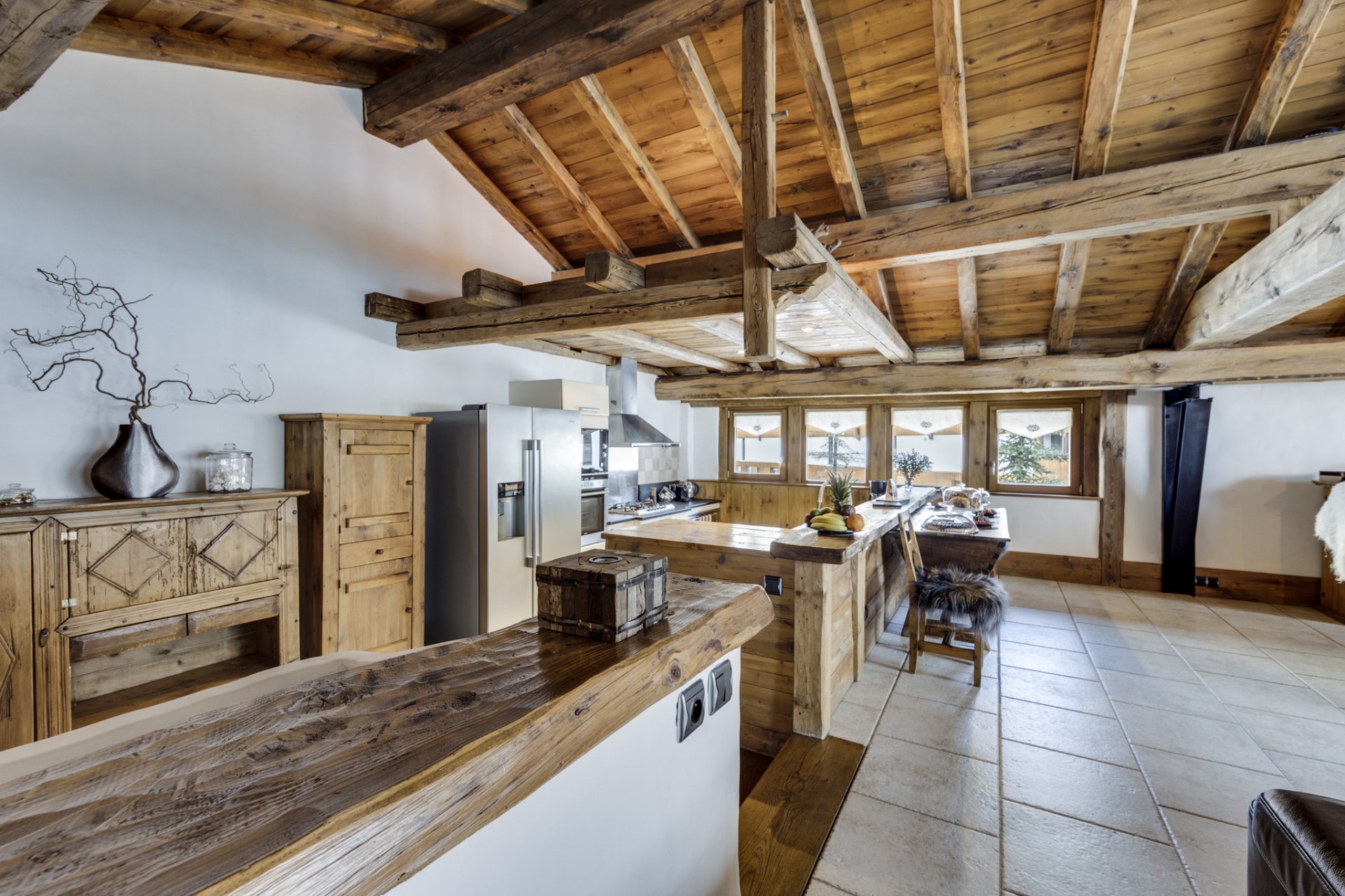 Val D’Isère Luxury Rental Chalet Vonsanite Kitchen 2