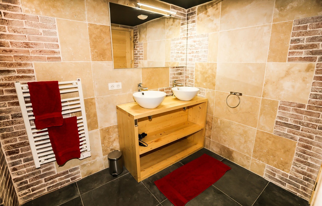 Valloire Luxury Rental Chalet Buglose Shower Room 2