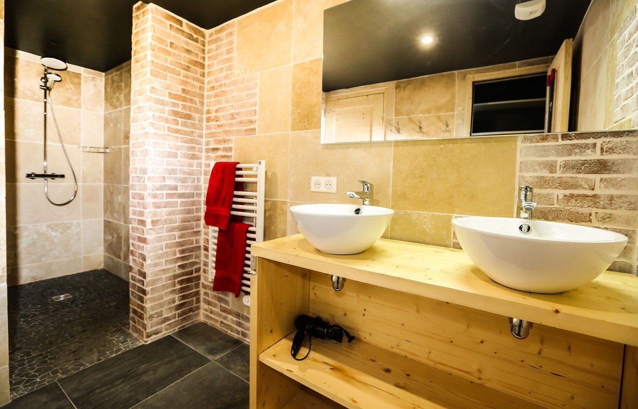 Valloire Luxury Rental Chalet Buglose Shower Room