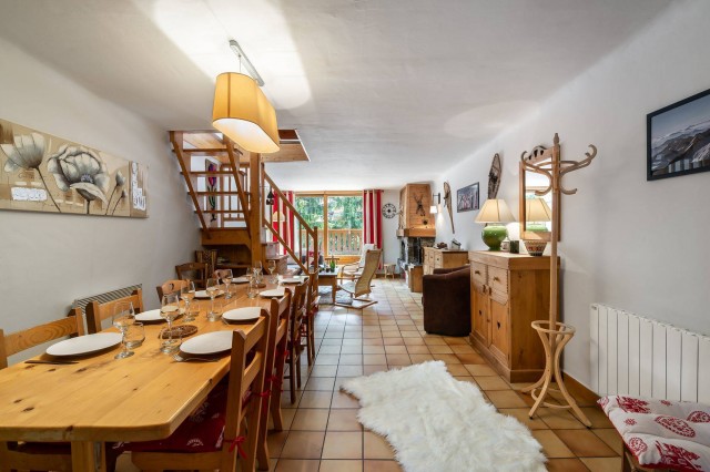 Courchevel 1300 Luxury Rental Chalet Nieruole Dining Room