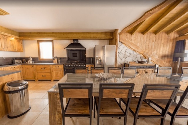 Les Menuires Luxury Rental Chalet Lalinaire Kitchen