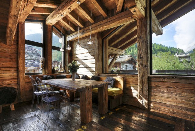 Val d’Isère Luxury Rental Chalet Vasel Dining Area