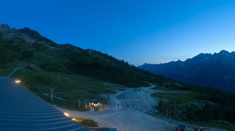 Les Grands Montets (Argentière): legendary Chamonix domain, reopening December 2026