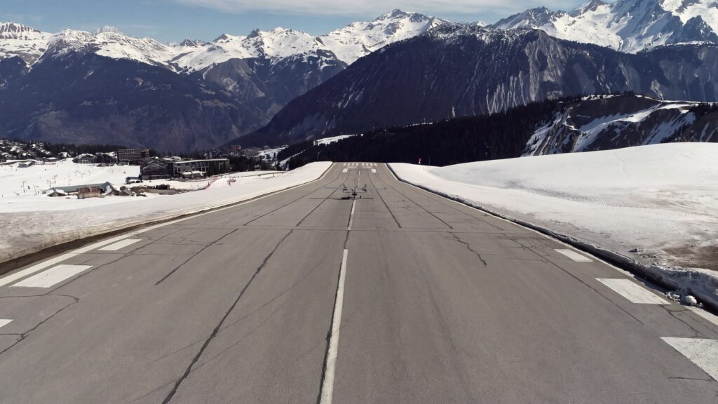 Altiport de Courchevel : altitude, longueur de piste et dangers